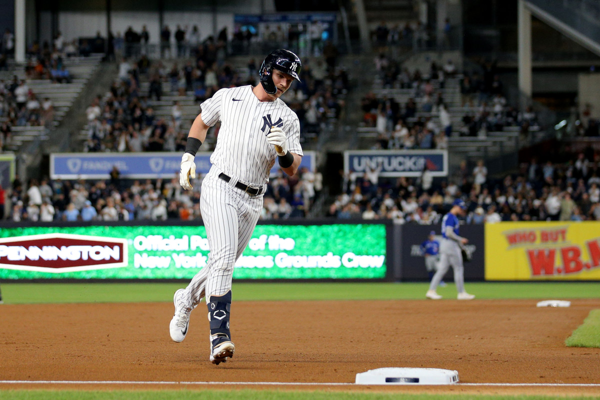 El primera base y jardinero Jake Bauers ha sido enviado a los Milwaukee Brewers